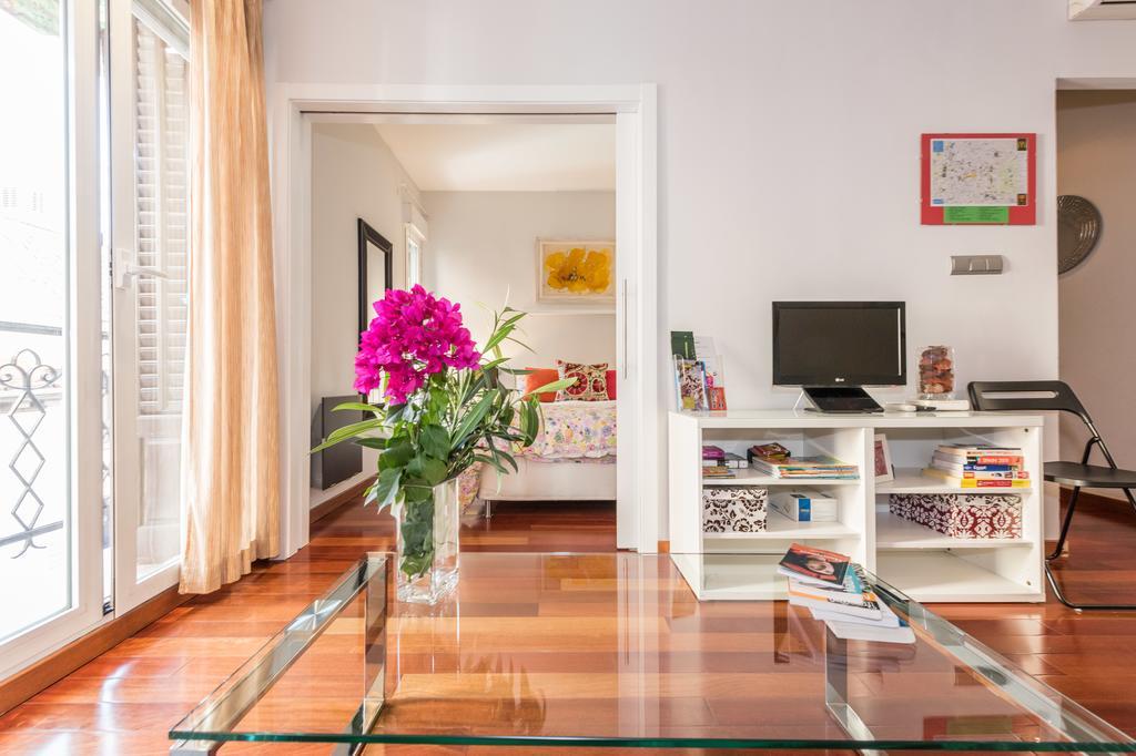 Apartamento Principe Santa Ana Madrid Centro Exterior foto